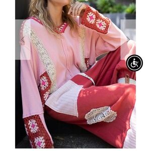 POL V-Neck Sweater in Pink and Cream